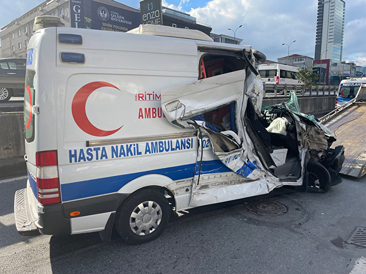 Haber verilmesi üzerine olay yerine sağlık ve polis ekipleri sevk edildi.