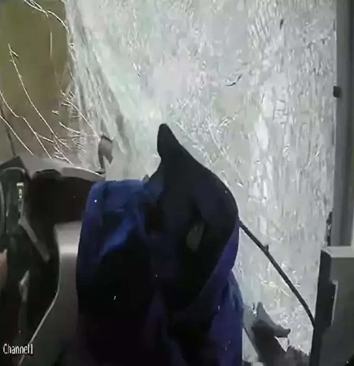 Kaza, 18 Kasım'da saat 14.30 sıralarında Gebze-Orhangazi-İzmir Otoyolu Selçukgazi Tüneli mevkisi Gebze istikametinde meydana geldi.