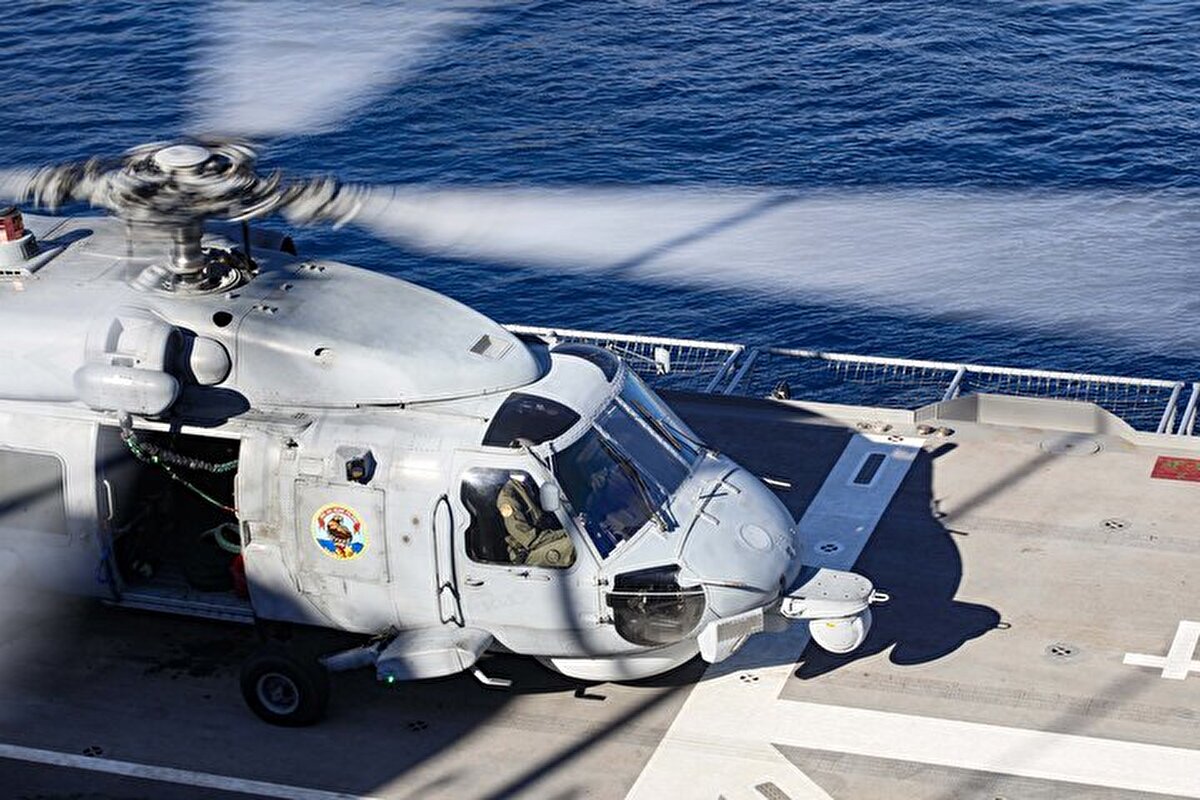 Tatbikat gereği aynı zamanda hastane görevi gören TCG Anadolu'ya Chinook helikopter ile tıbbı cihaz sevkiyatı, helikopter ve denizaltı ile de yaralı sevkiyatı yapıldı. Sivilleri kurtarmak için Sarısu Plajı yakınına helikopterle öncü birlik olarak askerler geldi. Halatlar ile helikopterden inen askerlerin ardından botlarla SAT ve SAT timleri karaya çıktı.