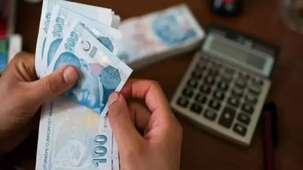 Motorlu Taşıtlar Verigisi, otomobil sahiplerinden senede bir kere ve iki taksit şeklinde alınıyordu. 6 Şubat depremi sonrası yaraların sarılması için ek MTV ödemesi alınmasına karar verildi.<br><br>