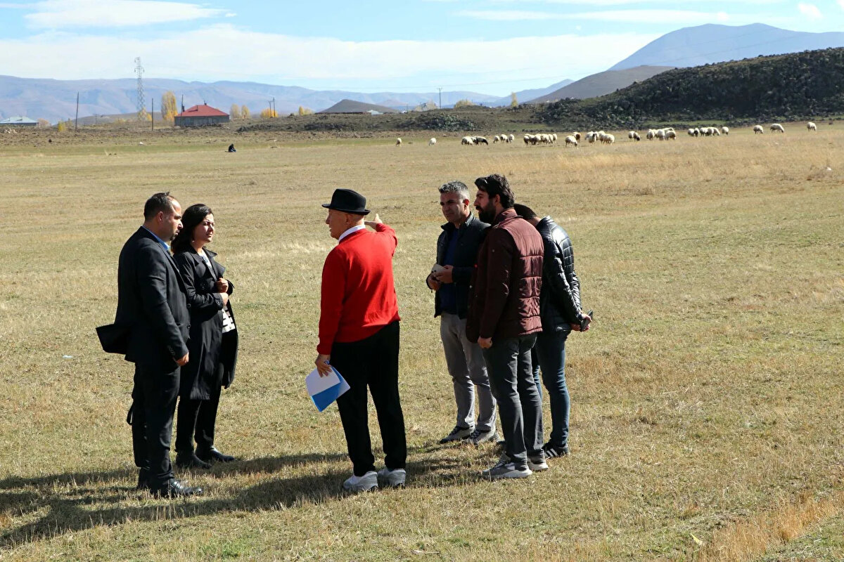 Çünkü bu yapılar 2 deprem gördü ve şu an yapılar çok yorgun. O nedenle ivmesi yüksek bir deprem olması durumunda 2 depremde göçmeyen yapıların çoğunun ne yazık ki göçtüğünü görmemiz beklenmedik bir olay olmaz.