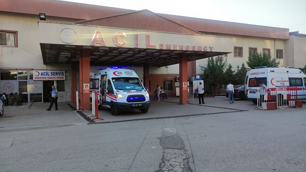 Yaralılardan birinin hayati tehlikesi olduğu öğrenilirken, kazayla ilgili inceleme başlatıldı.