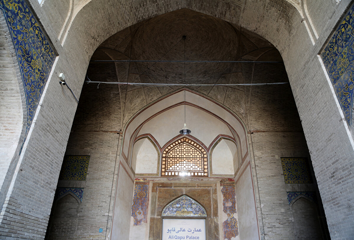 Dört ve beşinci katları konut olarak kullanılan yapının altıncı katında bir müzik salonu bulunuyor. Salonun estetik görüntüsü kadar akustik yapısı da ziyaretçilerden ilgi görüyor.