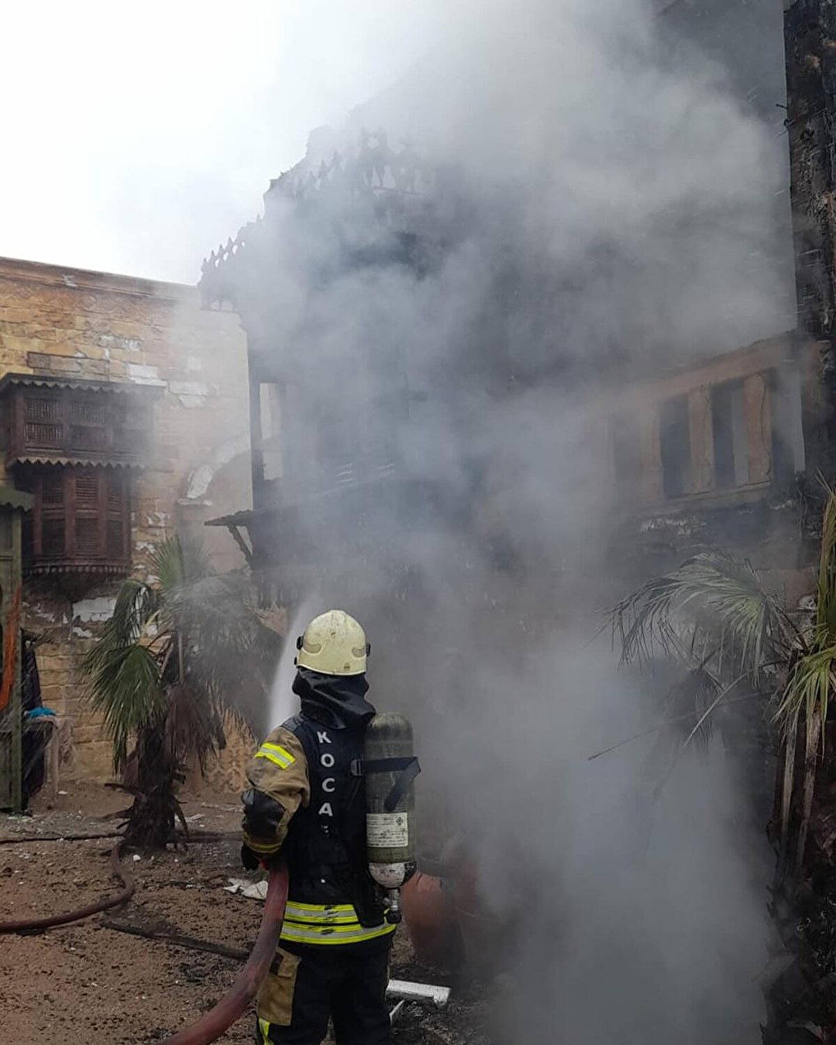 TRT'de yayımlanan 'Kudüs Fatihi Selahaddin Eyyubi' adlı dizinin çekilmelerinin yapıldığı, Gebze ilçesi Kadıllı ve Ovacık mahalleri arasında 60 dönümlük araziye kurulu film platosunda, öğle saatlerinde yangın çıktı.