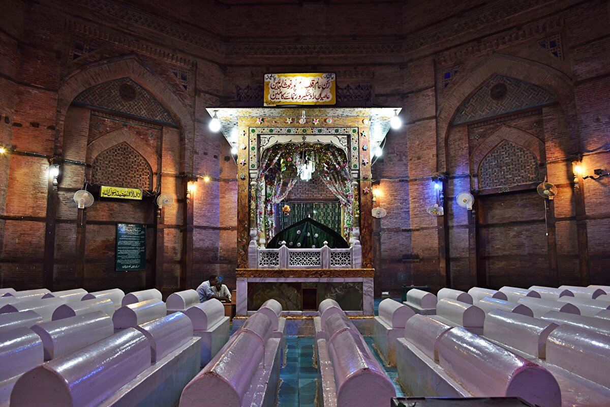 Rükneddîn Ebü’l-Feth'in kabrinin bulunduğu türbede,