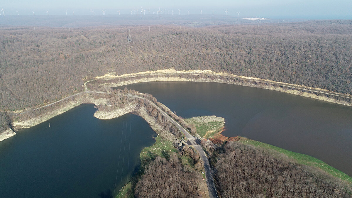 Yaz döneminde kuraklık ve aşırı sıcaklar nedeniyle kuruma noktasına gelen, İstanbul'a su sağlayan Kazandere ve Papuçdere barajlarında su seviyesi arttı.