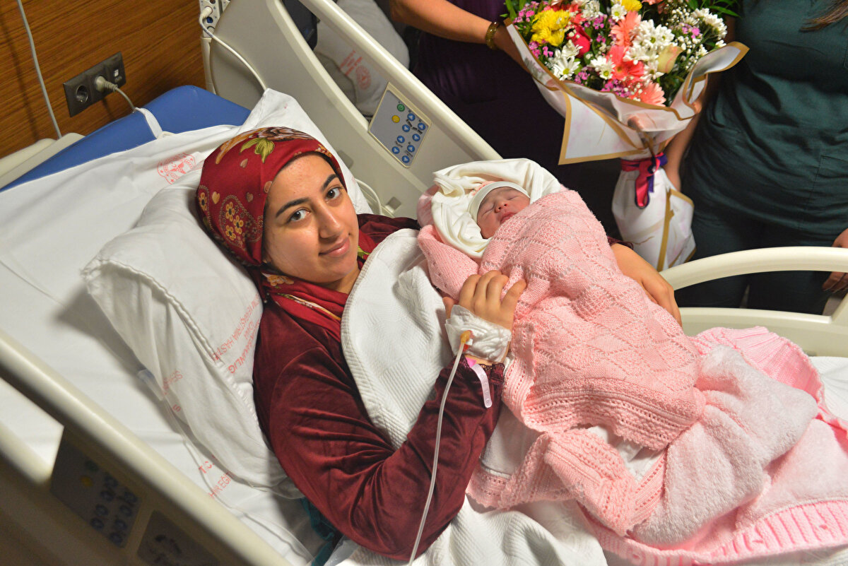 Masal bebek, Adana'da saat 00.05'de dünyaya geldi. 