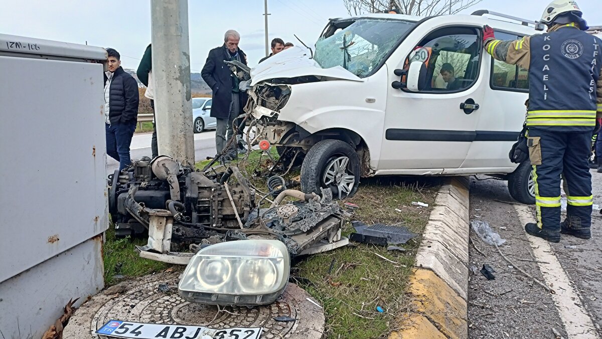 Kaza, öğle saatlerinde İzmit ilçesi Kabaoğlu Mahallesi Prof. Dr. Baki Komsuoğlu Bulvarı’nda meydana geldi.