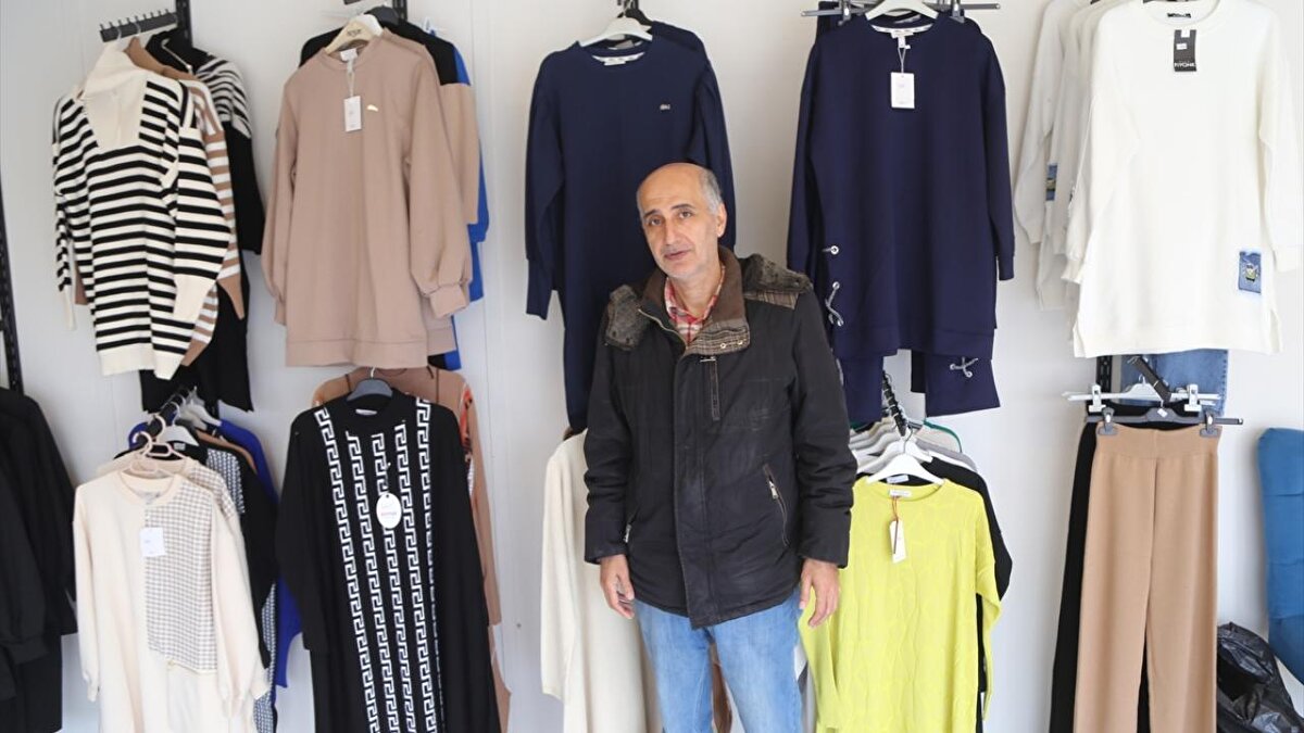 Depremde kardeşi, yengesi ve yeğenini kaybeden Mehmet Alkan, afetin ardından 10 ay Eskişehir`de yaşadığını belirtti.