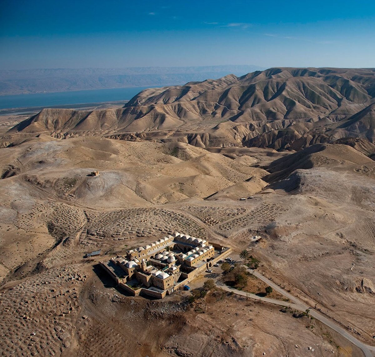 Hac güzergâhı üzerinde yer alan bu külliye, Filistin topraklarını Memlûklerdan devralan Osmanlı döneminde Hac yolcularının Kudüs’e varmadan önce konakladıkları 