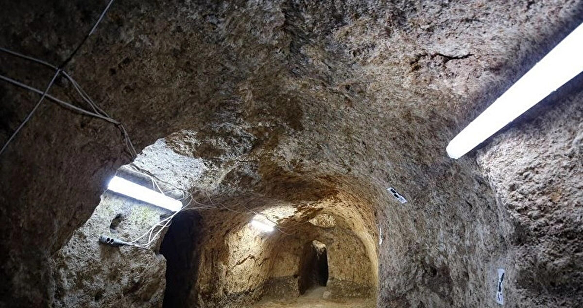 "Hem sarnıcın hem tahkimatlı alanların hem de şaraphanenin keşfi buranın bizim de tahminlerimizin ötesinde geniş bir kullanım alanı olduğunu ortaya koyuyor."