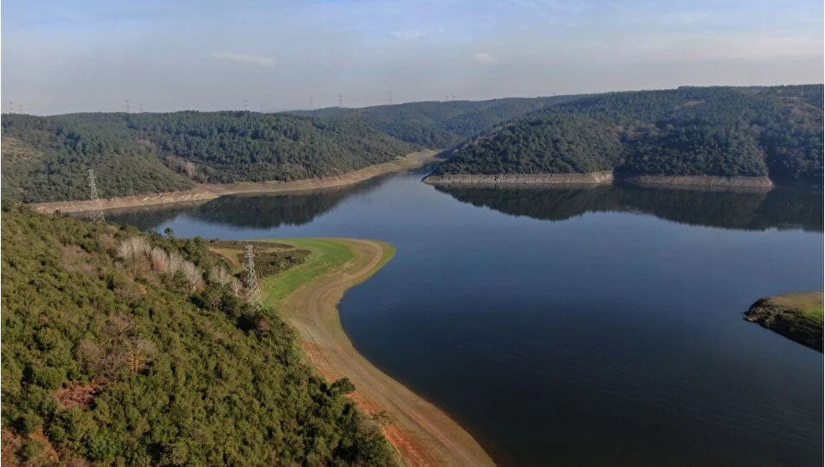 Yurt genelinde geçtiğimiz yıl kuraklık ve mevsim normallerinin altındaki yağışlar İstanbul’u destekleyen barajları kuruma noktasına getirmiş, doluluk oranı 11 Kasım’da yüzde 16,18'e kadar düşmüştü.