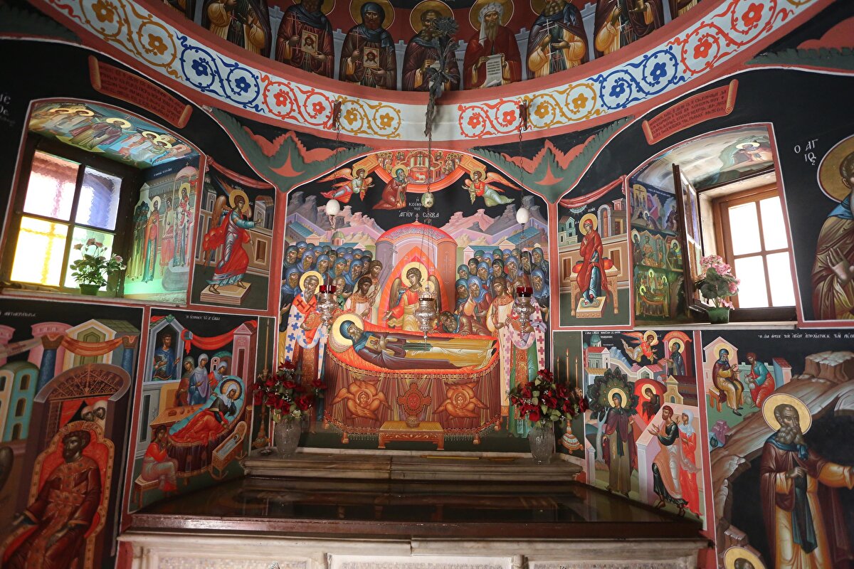 Mar Saba Manastırı, iç ve dış mimarisi, duvar resimleri, geçitleri ve merdivenleriyle nadide bir sanat eseri olarak kabul edilmektedir.