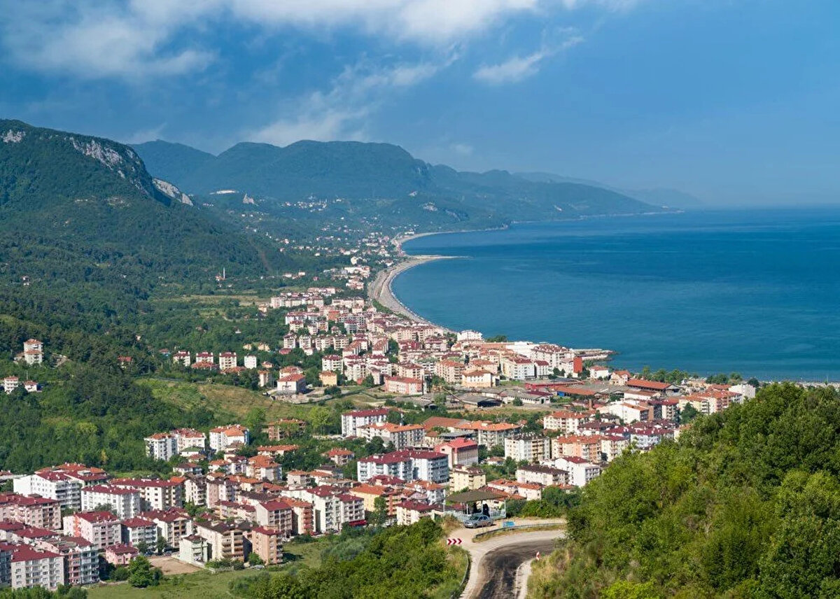 2 - KASTAMONU<br>İstanbul'da 544 bin 60 Kastamonulu yaşarken, Kastamonu’nun nüfusu 388 bin 990’da kalıyor.