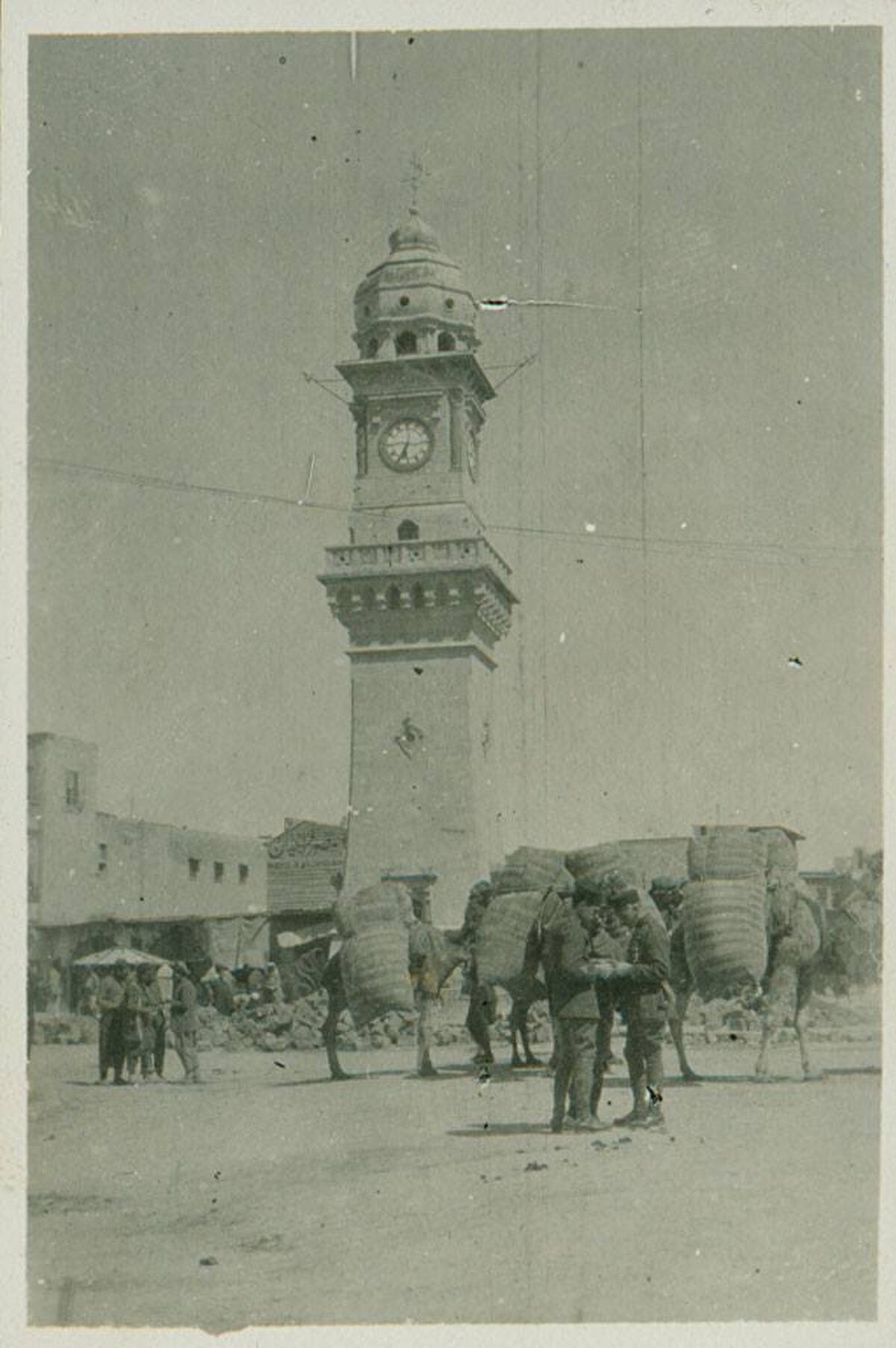 Kulenin maaliyeti hakkında kesin bir bilgi yoktur. Ancak başlangıç bütçesi olarak, 1.500 Osmanlı lirasının hayırseverlerin bağışlarından, 600 lirasının da belediye bütçesinden karşılandığı kaydedilmektedir.