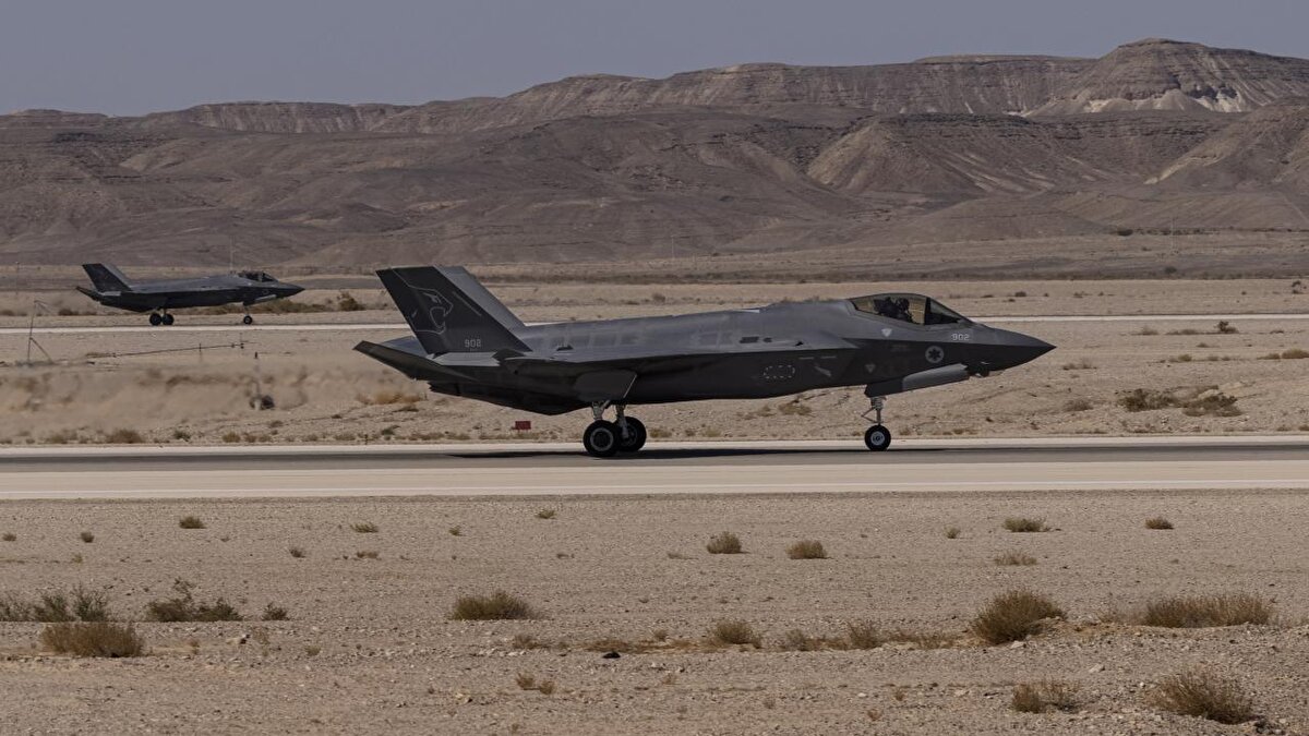 19) İsrail<br>Dört aydır Hamas ile savaşan ve sayısız sivili katleden İsrail Hava Kuvvetleri, 241 savaş uçağına, 148 helikoptere, 48 saldırı helikopterine ve 12 nakliye uçağına sahip. İsrail Hava Kuvvetleri'nde ise aktif olarak 89 bin kişi çalışıyor.