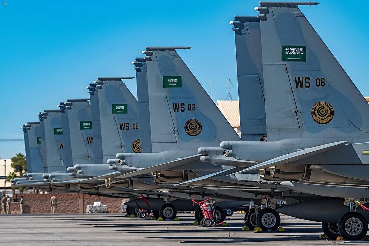 12) Suudi Arabistan<br>20 bin personele sahip Suudi Arabistan Hava Kuvvetleri, 283 savaş uçağı, 262 helikopter, 34 saldırı helikopteri ve 49 nakliye uçağına sahip.