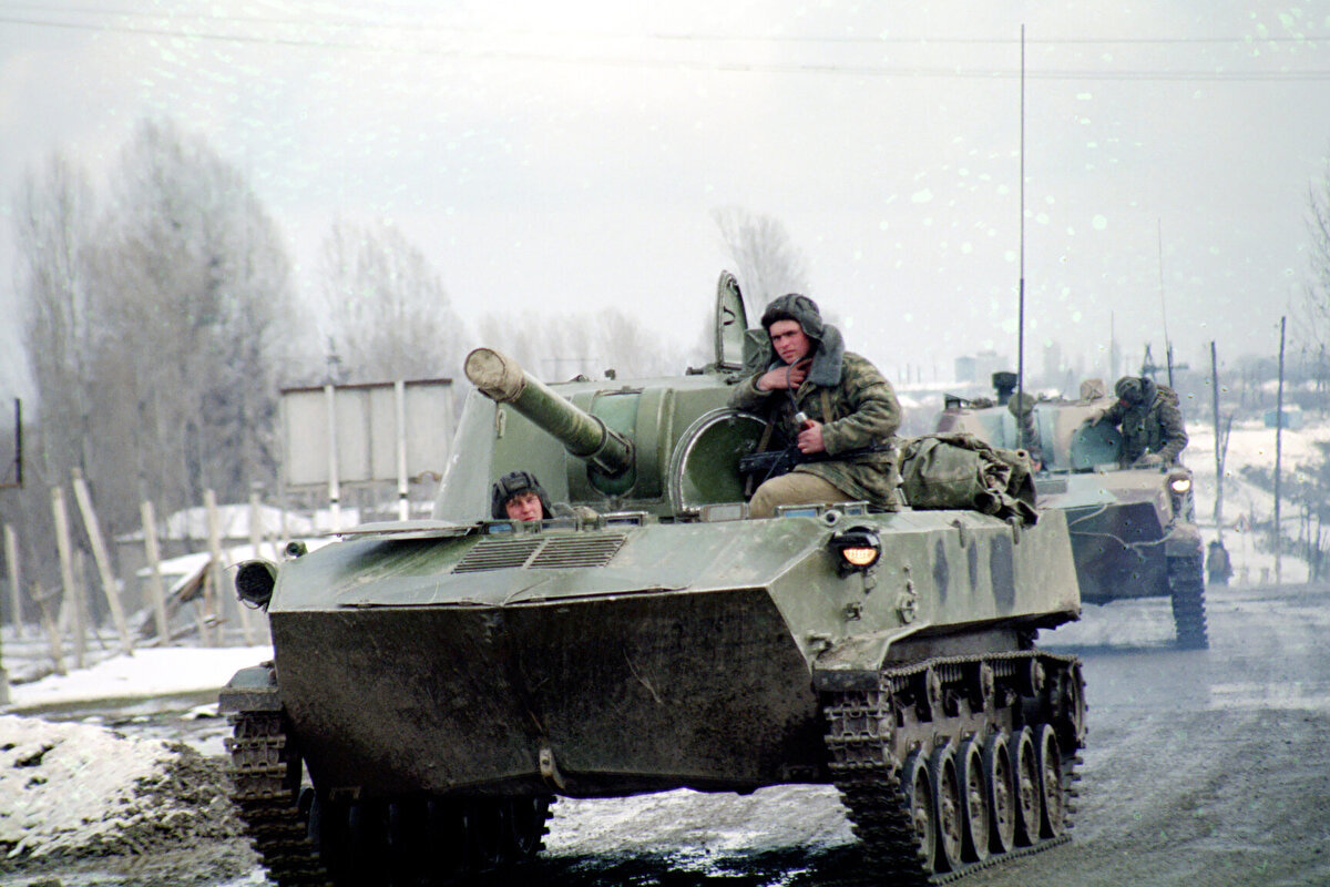 Aylar süren saldırılarını 25 Şubat 1992'de yoğunlaştıran Ermeniler, gece Sovyet Rus ordusunun o zaman Hankendi'de bulunan 366. motorize alayının da yardımıyla üç koldan saldırdı.