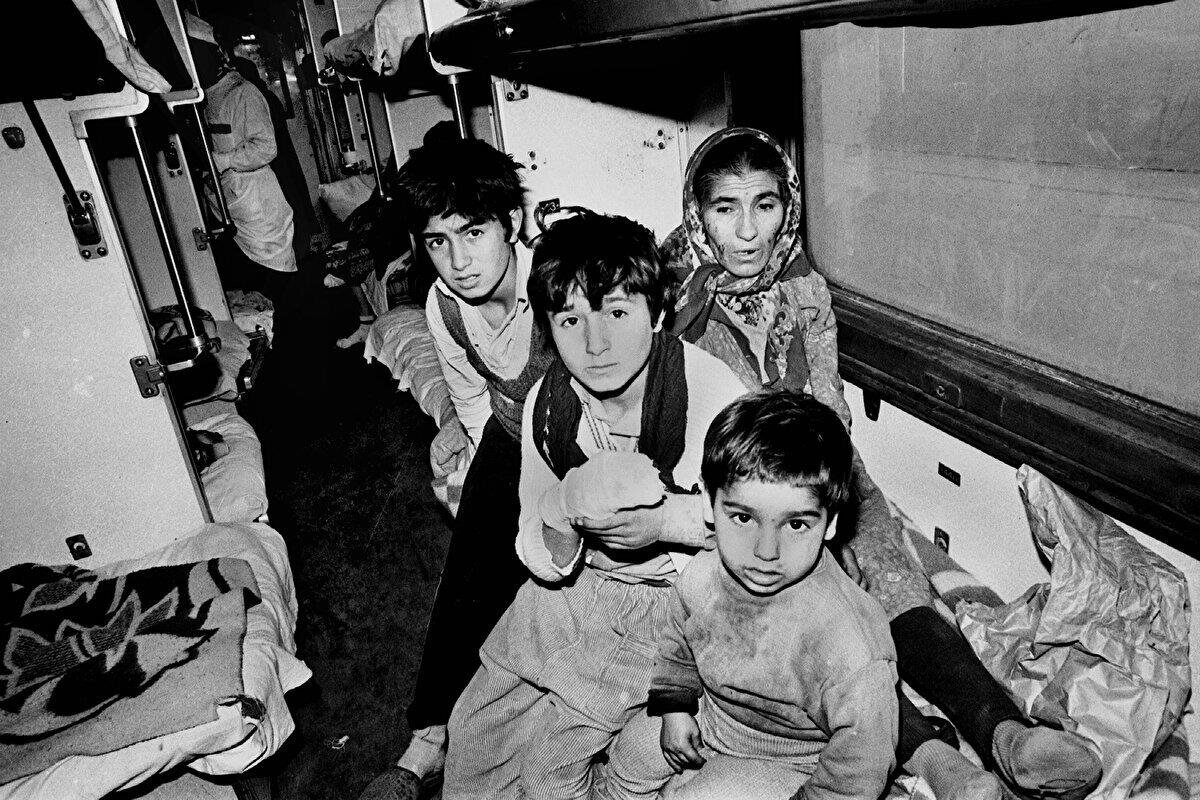 Her yıl Hocalı'yı mağlup halk olarak anan Azerbaycanlılar, ordularının 2020'de 44 günlük savaşta kazandığı zafer sonucunda 3 yıldır şehitlerini galip bir halk olarak yâd ediyor.