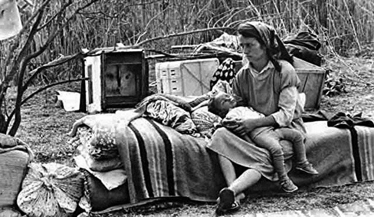 Daha önce 7 bin kişinin yaşadığı Hocalı'da savunmasız durumdaki 106'sı kadın, 70'i yaşlı, 63'ü çocuk 613 Azerbaycan vatandaşı hayatını kaybetti. Katliamdan 487 kişi ağır yaralı kurtuldu, Ermeni güçleri 1275 kişiyi esir aldı, bunların 150'sinden hâlâ haber alınamadı. 