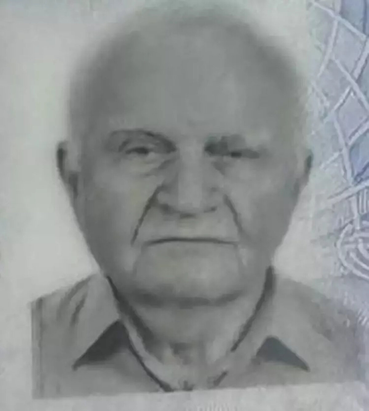 Enver ve Hakan Elatan’ın cenazeleri, bugün öğle vakti Yeni Cami’de İlçe Müftüsü Uğur Emiroğlu tarafından kıldırılan cenaze namazlarının ardından Asri Mezarlık’ta toprağa verildi.