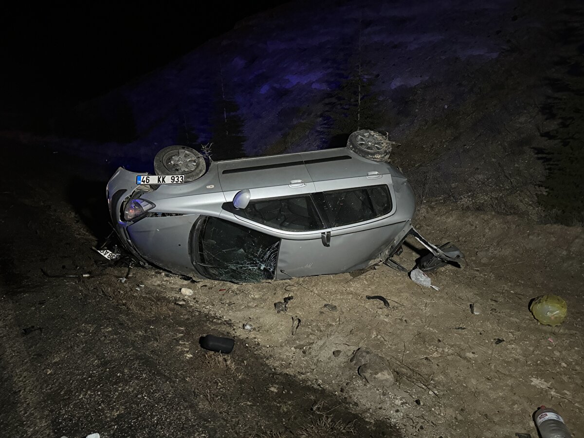 Nevşehir-Kayseri kara yolu Bozca Kavşağı yakınlarında aynı istikamette seyreden ve sürücülerinin isimleri henüz belirlenemeyen otomobiller çarpıştı.