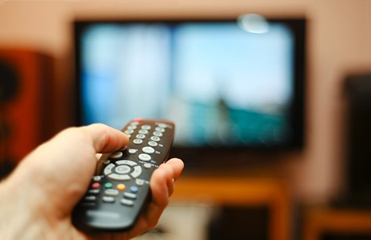 Televizyonu en çok izleyen kitleler 45 yaş ve üzeri, kadın ve İzmir ili olarak kaydedildi.