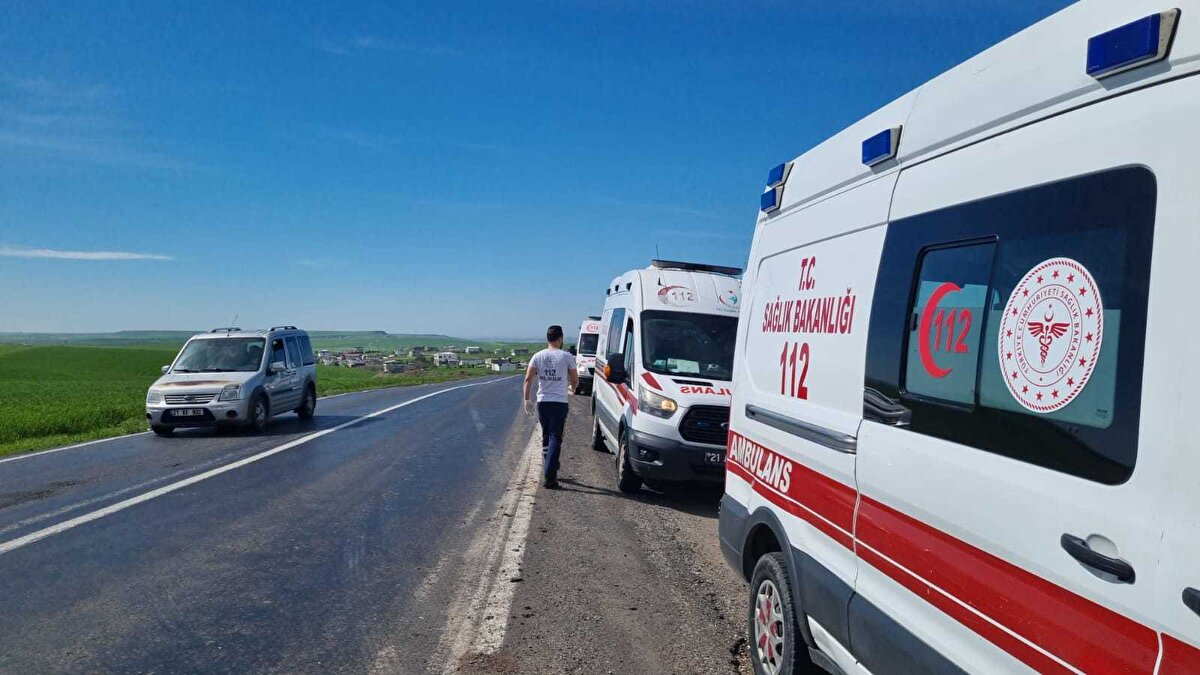 Yaralılar kentteki hastanelere kaldırıldı.