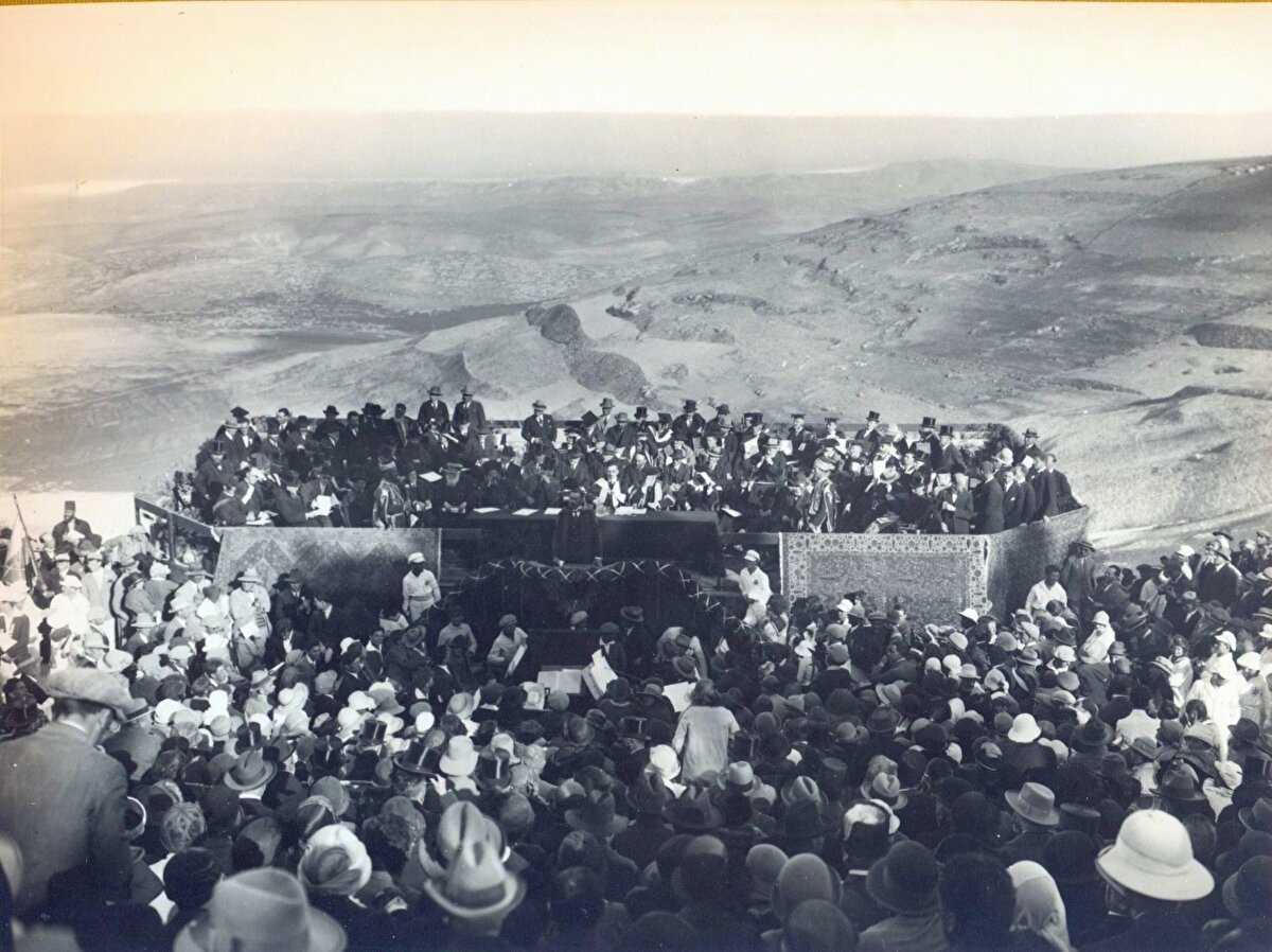 İsrail'in ilk ve en eski yüksek eğitim kurumunun temelleri, Kudüs’teki Scopus Dağı'nda, yani Filistin topraklarında atıldı.