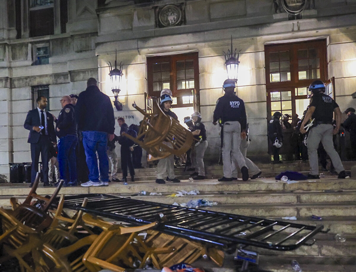 ABD'nin Columbia Üniversitesindeki Gazze Dayanışma Kampı polisin müdahalesiyle dağıtıldı