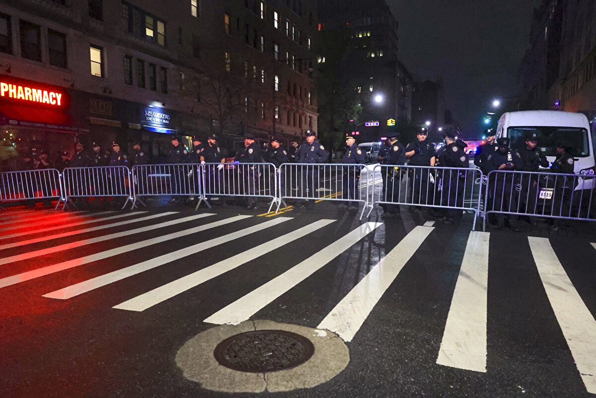 ABD'nin Columbia Üniversitesindeki Gazze Dayanışma Kampı polisin müdahalesiyle dağıtıldı