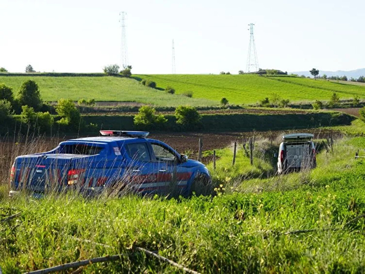 Başı kesilmiş cesedin Araç ilçesi İğdir köyünde ikamet eden ve 3 gündür kayıp olan A.Y.'ye ait olduğu tahmin edilirken, jandarma ekipleri Kastamonu Cumhuriyet Başsavcılığı koordinesinde başlatılan soruşturma çerçevesinde Ş.K., N.K. ve E.Ö.'yü gözaltına aldı.