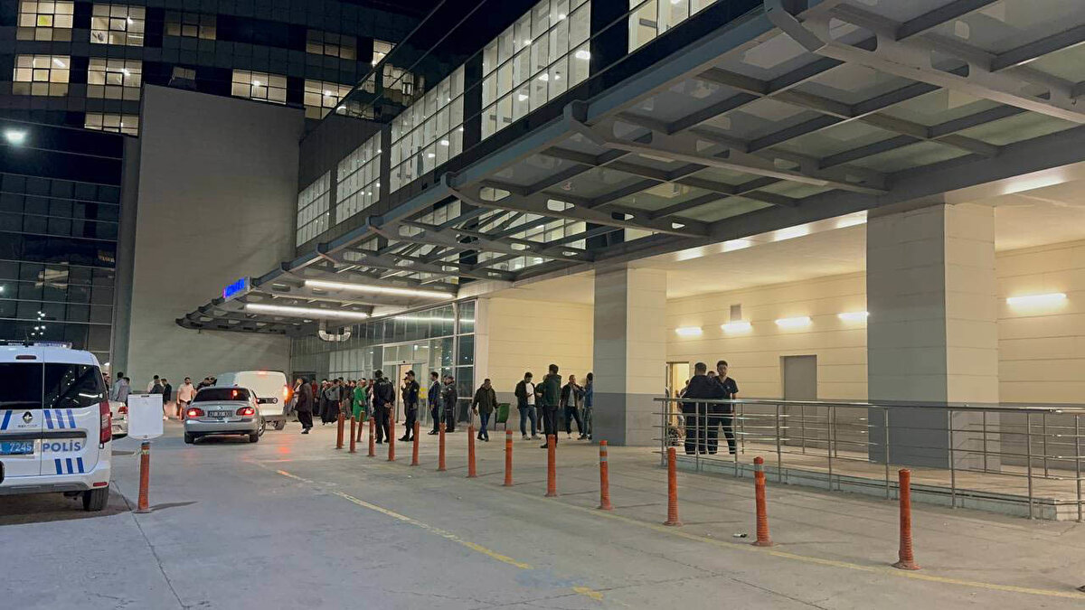  Yaralı 2 kardeş de, çevredekilerin yardımıyla yakındaki Konya Şehir Hastanesine kaldırıldı.