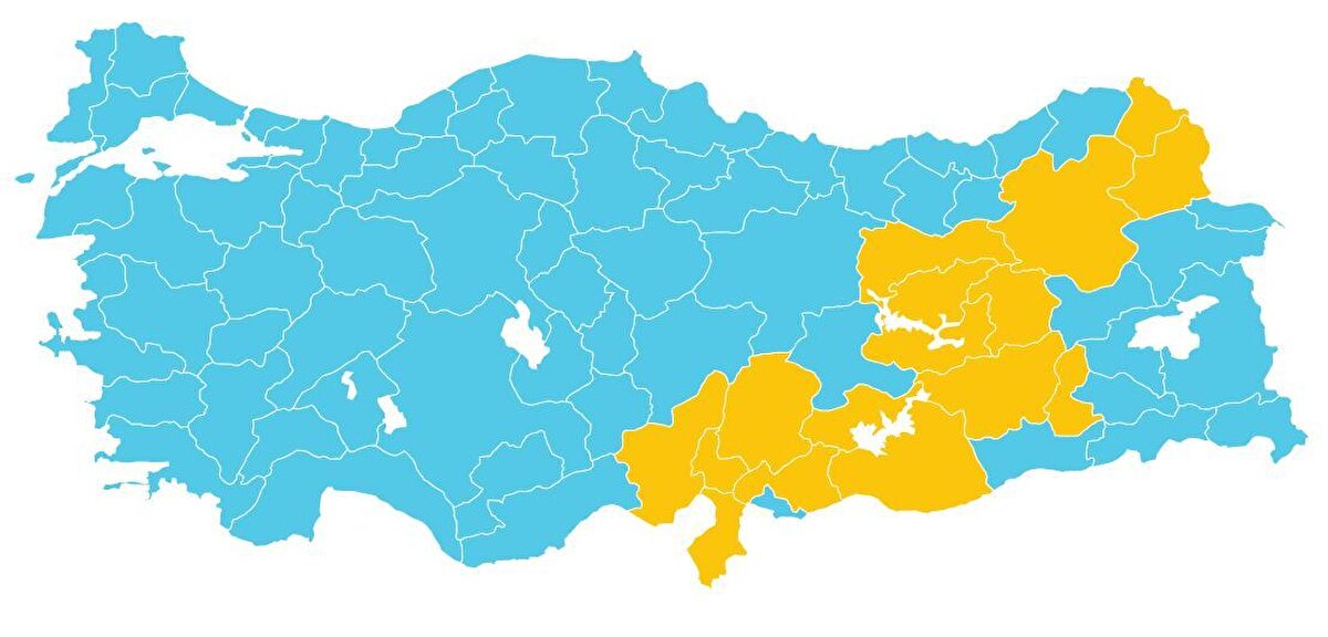 Sarı kod uyarısı nedir?<br>Hava durumu potansiyel tehlikelidir: Tahmin edilen meteorolojik hadise olağandışı olmamakla birlikte, meteorolojik şartlardan etkilenebilecek faaliyetler konusunda dikkatli olunmalıdır.