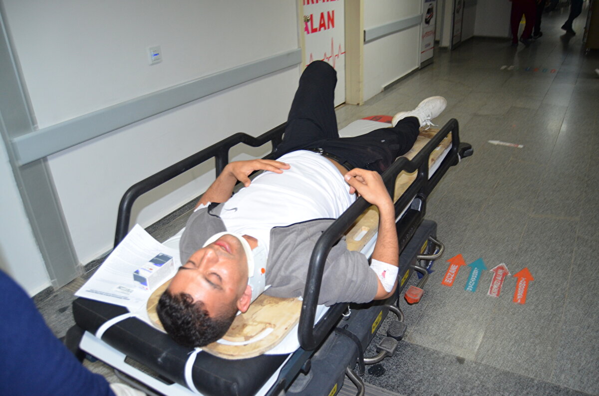 Ambulanslarla Aksaray Eğitim ve Araştırma Hastanesi'ne sevk edilen yaralılardan Siraç K'nin durumunun ağır olduğu öğrenildi.