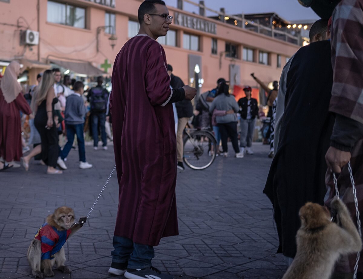 Yine de aşırı ve plansız yapılanma, kalabalıkların sürekli akını ve yerel halkın özensiz kullanımı nedeniyle, meydanın eski dönemlerdeki “kültür merkezi” olma özelliğini hâlâ taşıdığını söylemek oldukça zor.