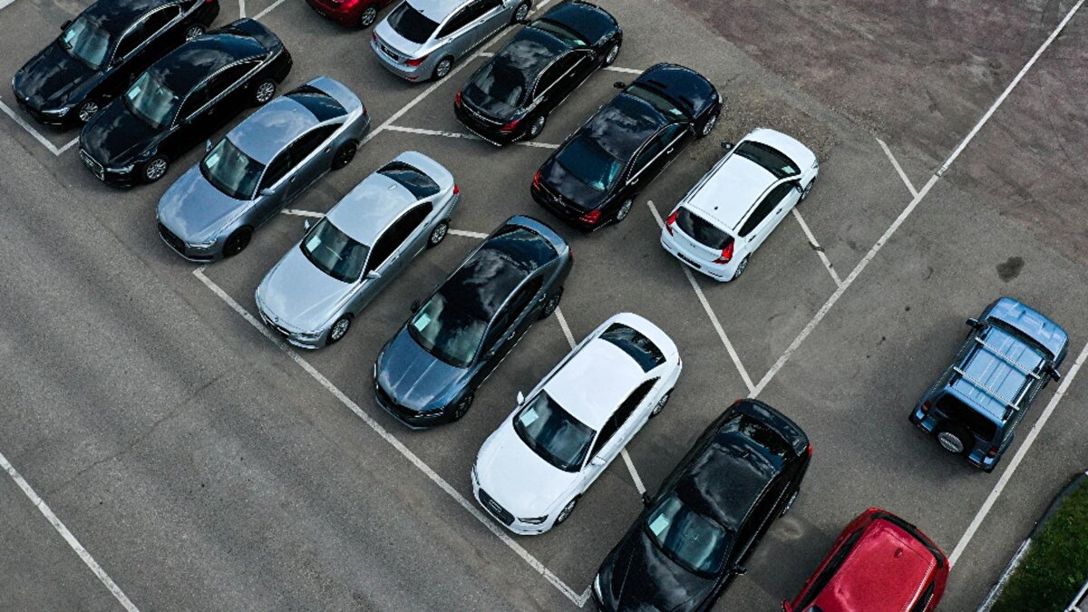 Sürecin sektöre etkilerine geçmeden önce mevcut durumla ilgili genel bir çerçeve çiziyor Şahin ve yeni yönetmeliğin ne anlama geldiğini anlatıyor. Bu yönetmeliğin aslında AB mevzuatına uyum çerçevesinde Mayıs 2020’de hazırlandığı bilgisini paylaşıyor.