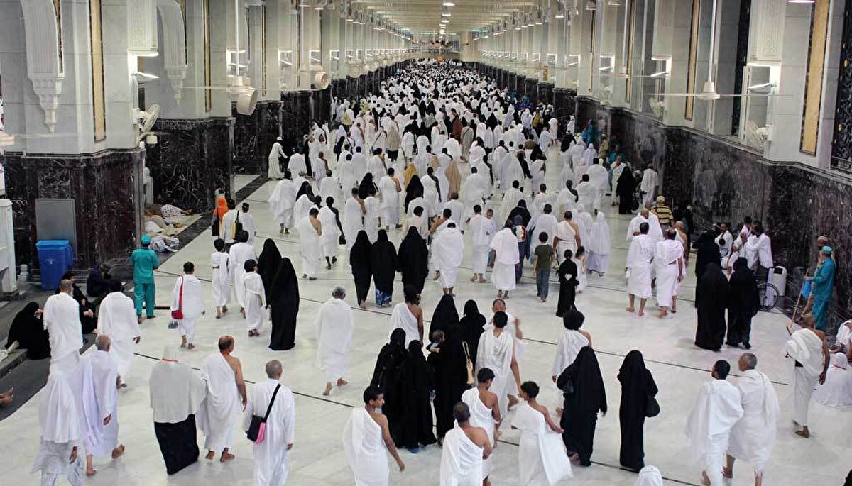 13. Haccın Sa'yi<br>Ziyaret Tavafından sonra Haccın Sa'yi yapılır. Böylece İkinci Tahallül gerçekleşir ve bütün ihram yasakları sona erer.