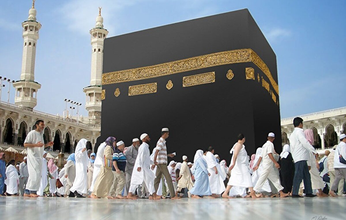 15. Veda Tavafı<br>Mekke'den ayrılmadan önce son tavaf olan Veda Tavafı yapılır.