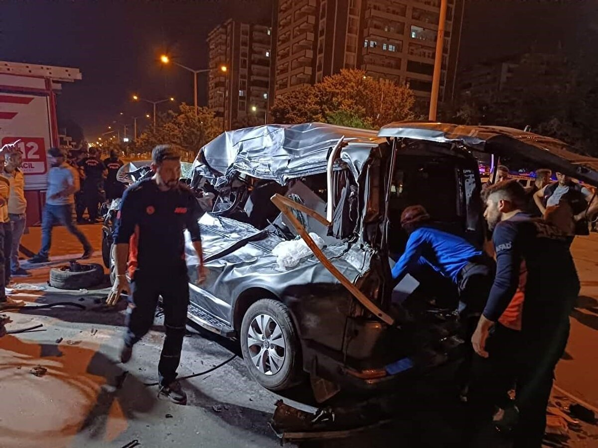 Yaralılara olay yerinde yapılan ilk müdahalenin ardından tedavileri yapılmak üzere Muş Devlet Hastanesine kaldırdı. Ölen 2 vatandaşın cenazeleri ise otopsi yapılmak üzere hastane morguna kaldırılırken, kazaya ilgili tahkikat başlatıldı.