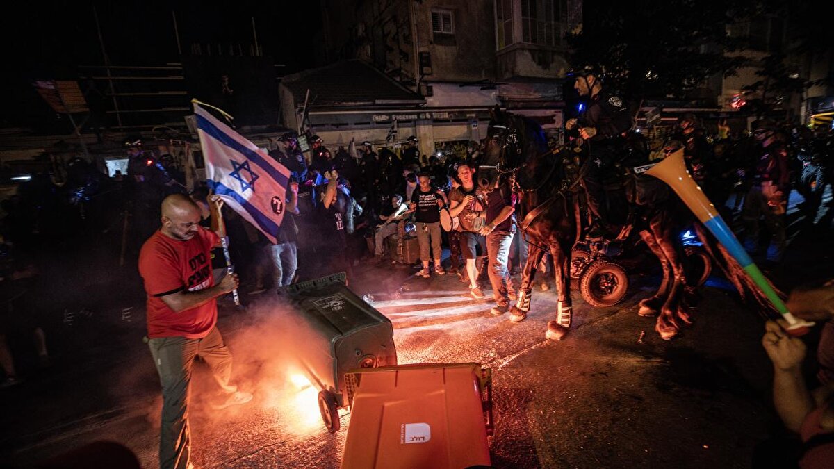 İşgal altındaki Batı Şeria ve Doğu Kudüs`te de 7 Ekim 2023`ten bu yana İsrail askerleri ile Filistin topraklarını gasbeden İsraillilerin saldırılarında 553 Filistinli hayatını kaybetti.