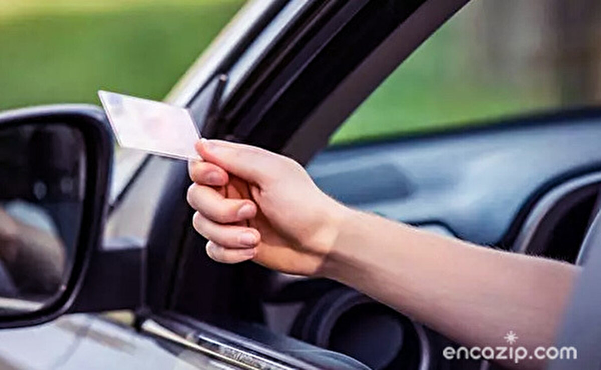 Kurslara kayıtlarda, yeni tip Türkiye Cumhuriyeti kimlik kartı ibrazı zorunluluğu getirilecek.<br><br>