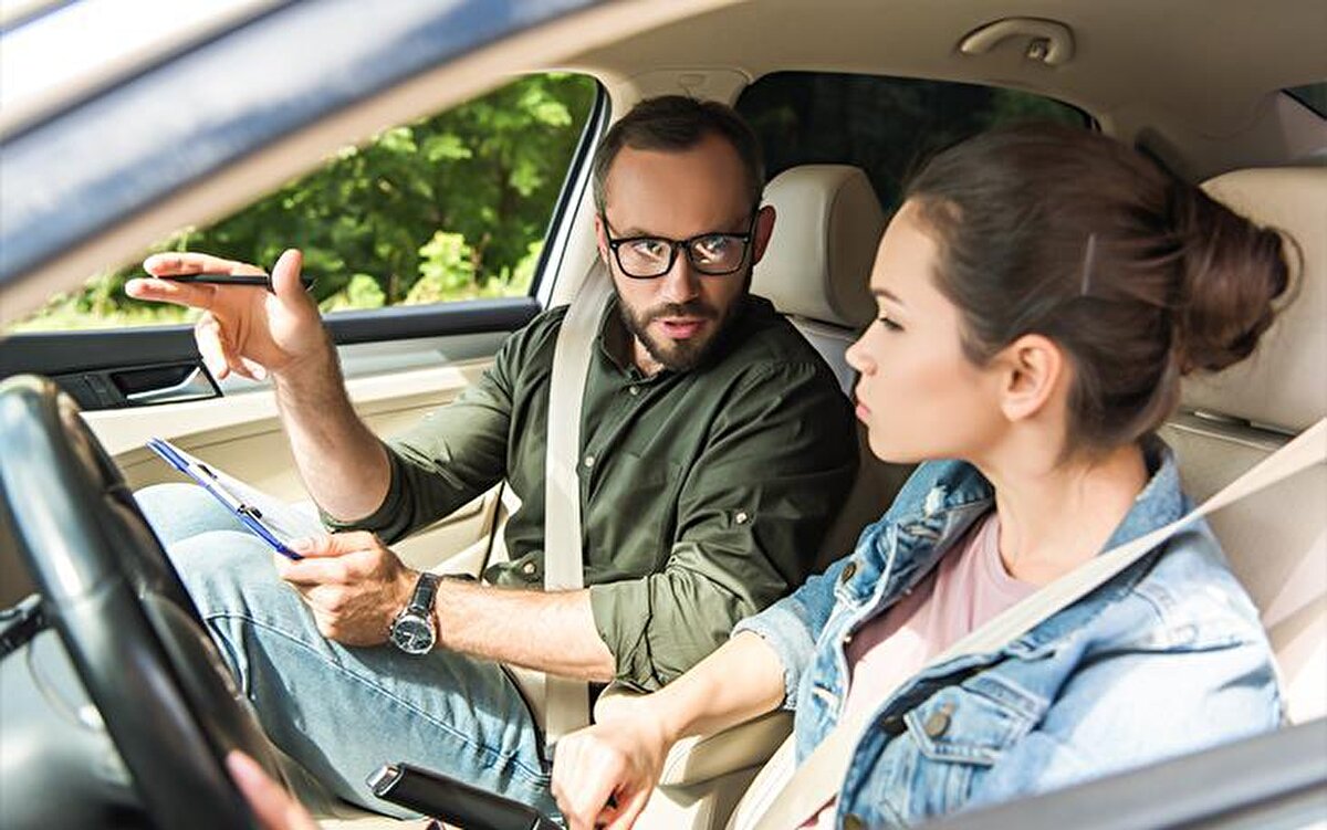 Muvazzaf askerlik görevi, hamilelik, doğum veya tedavisi uzun süren bir hastalığı bulunanlar, sınav haklarını dondurarak mazeret süreleri bitiminde kalan sınav haklarını kullanabilecek.<br><br>