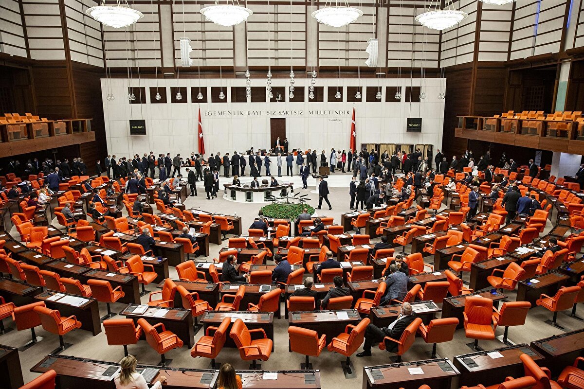 Türkiye Varlık Fonu Yönetimi Anonim Şirketi Piyasa İstikrar ve Denge Alt Fonu’na kamu bankalarının sermayelerinin güçlendirilmesi amacıyla 2024 mali yılı içerisinde ikrazen özel tertip devlet iç borçlanma senedi ihraç etme hususunda Hazine ve Maliye Bakanına yetki veriliyor.