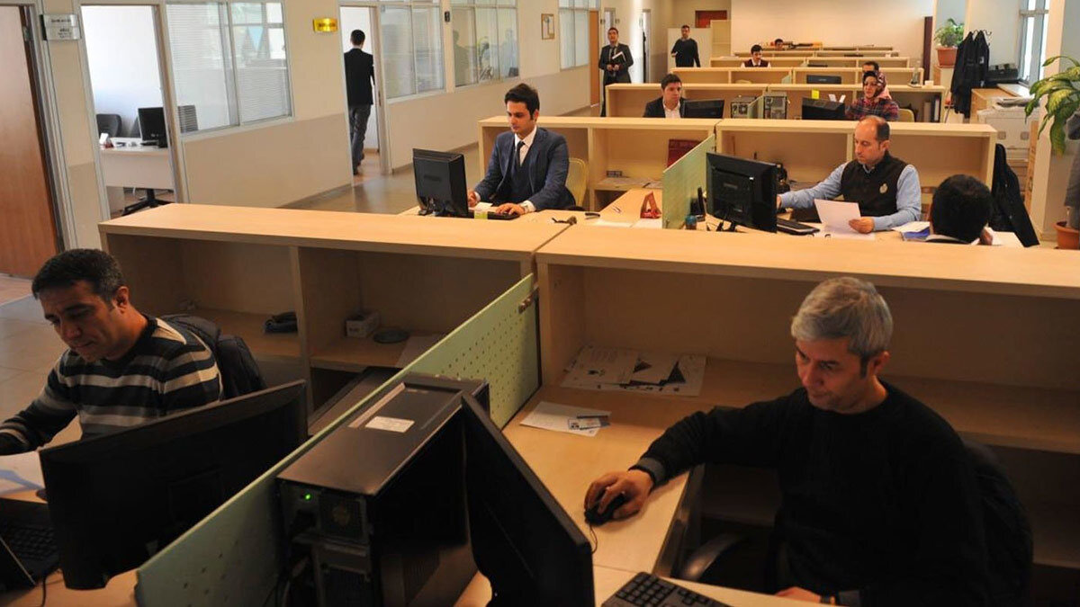 İl özel idareleri aracılığıyla yapılacak işlere ilişkin ödenekler kamu kurum ve kuruluşlarının bütçelerinde ayrı tertiplerde izlenecek, bu ödeneklerden diğer tertiplere aktarma yapılamayacak ve başka amaçlarla kullanılamayacak. Tertiplerde yer alan ödeneklerden harcanmayan kısımlar ertesi yıl bütçesine devren ödenek kaydedilebilecek.