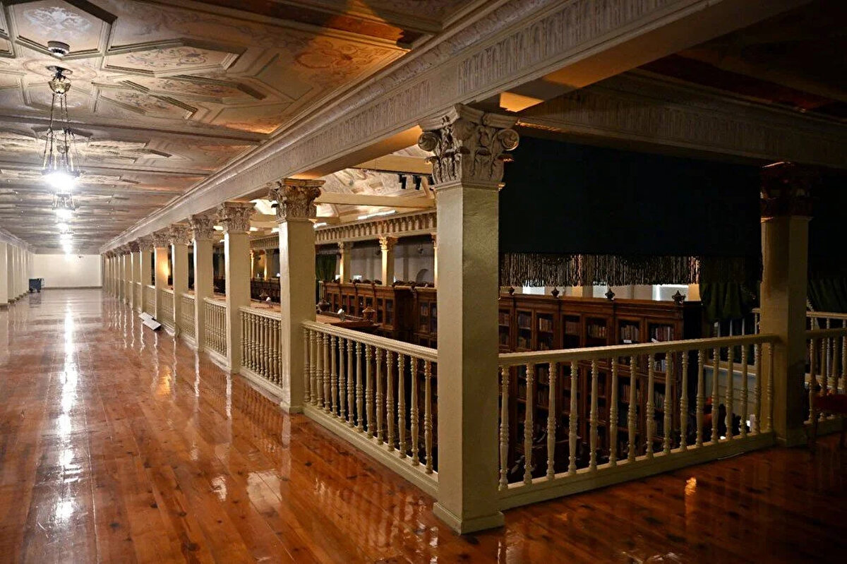 2018 yılında Milli Saraylar yönetimine devredilen Yıldız Sarayı, 1924 yılında Erkan-ı Harbiye Mektebi'ne tahsis edildi ve 1946'dan itibaren uzun süre "Harp Akademileri" olarak kullanıldı. Kültür Bakanlığı çatısı altında 1978 yılında hizmet vermeye başlayan kompleks, 2015 yılında Cumhurbaşkanlığına bağlandı.