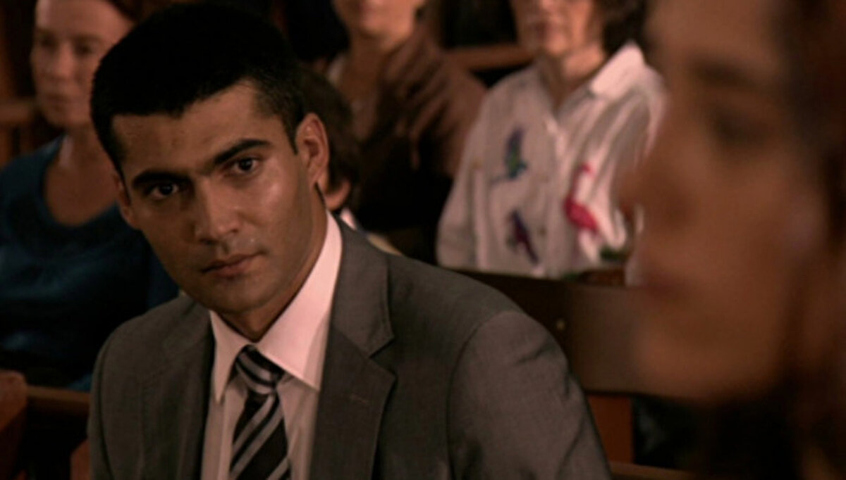 Özellikle dizinin ardından oyunculuk kariyerinde önemli adımlar atan Filiz’in son hali, hayranlarını hem şaşırtmış hem de meraklandırmış durumda.