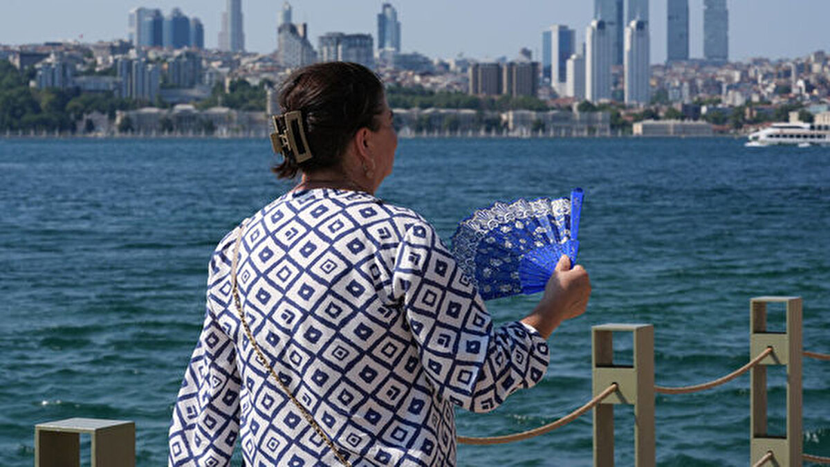 Bu terim, çöl sıcakları, Afrika sıcağı gibi adlarla da biliniyor ve insanların yazın yoğun sıcaklardan etkilendiği dönemi ifade ediyor.