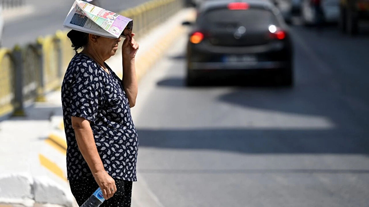 Eyyam-ı Bahur sırasında, özellikle kıyı bölgelerde deniz esintileri veya gölgelerde bulunmak gibi serinleme yöntemleri ön plana çıkar. İç bölgelerde ise sıcak havayla başa çıkmak için çeşitli geleneksel uygulamalar geliştirilmiştir. Bu dönem, tarım faaliyetlerini, günlük yaşamı ve sağlık alışkanlıklarını da etkileyebilir.