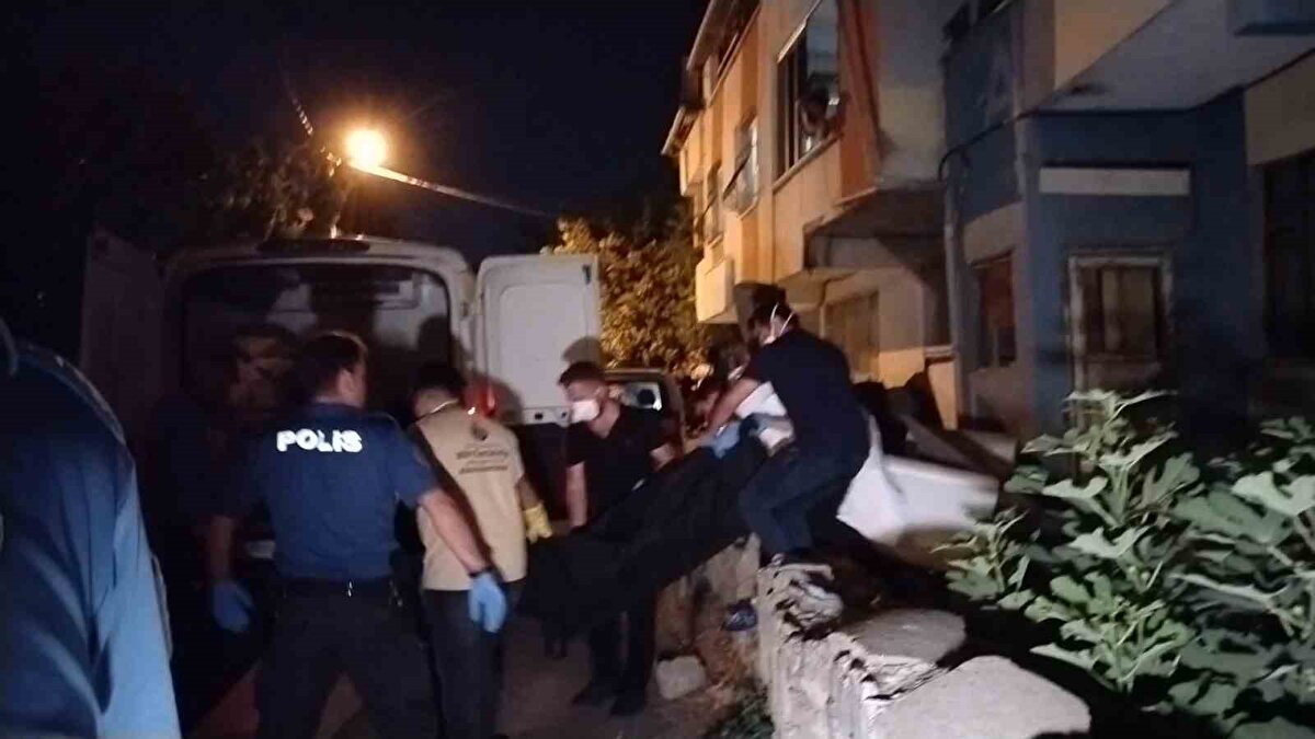 Edinilen bilgiye göre, D100 karayolunda Tuzla ile Maltepe arasında yıllardır her gün kilometrelerce yürüyen, yolu düzenli kullanan sürücülerin sık sık karşılaştığı Selami Salman, sosyal medyada ve basında yer almıştı.